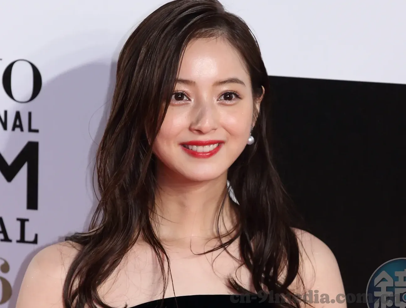 影音先锋中文字幕巨乳-影音先锋，中文字幕下的巨乳诱惑